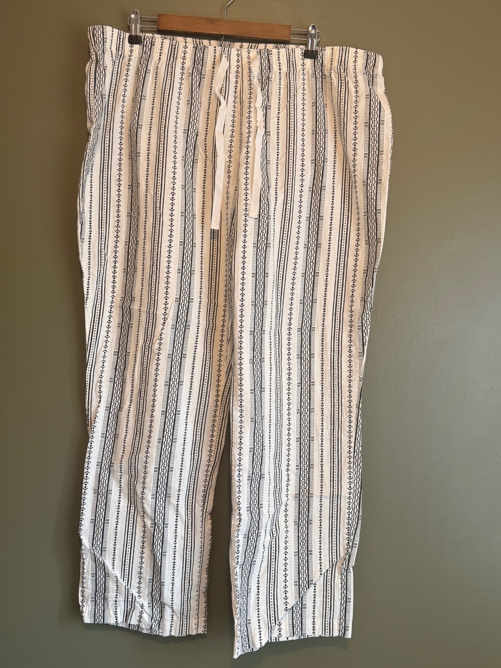 Old Navy White Wide-Leg Stripe Drawstring Pants